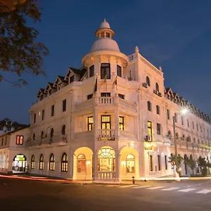 https://queens.negombohotels.net